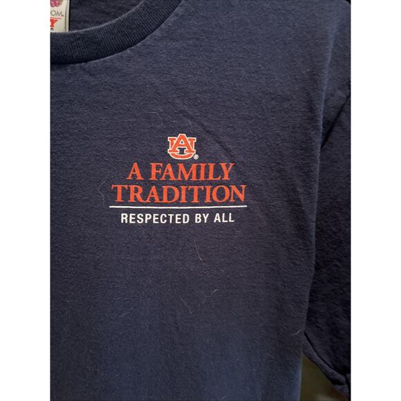 Auburn A Family Tradition Navy Tshirt Size Medium Fruit Of The Loom - Picture 2 of 6